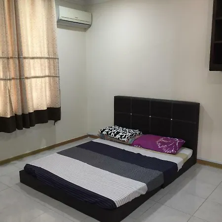 The Oasis Villa Kuching Exterior photo